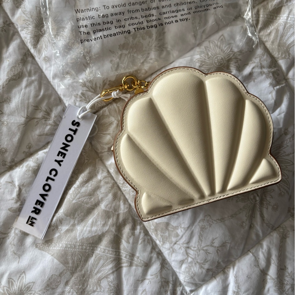 Stoney Clover Lane Scallop She’ll Change Purse Bag Charm - Vegan Leather - Picture 3 of 12
